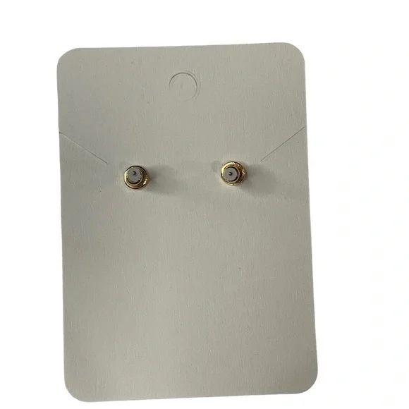 gold hoop set - Picture 5 of 5